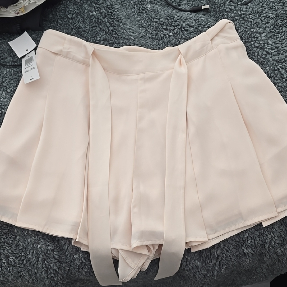 Sunday Best ARITZIA Cream Skort